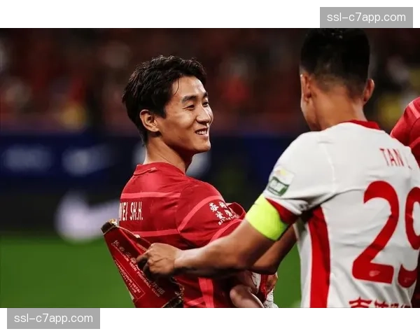 成都蓉城五轮不败积13分领跑 韦世豪补时绝杀国安显冠军相